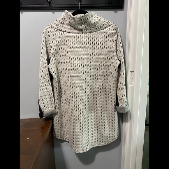 Tunic with Jackie O Collar - Picture 3 of 3